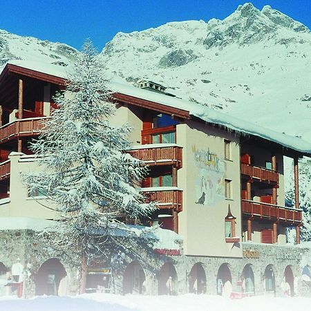 Hotel Poestli Малоя Екстериор снимка