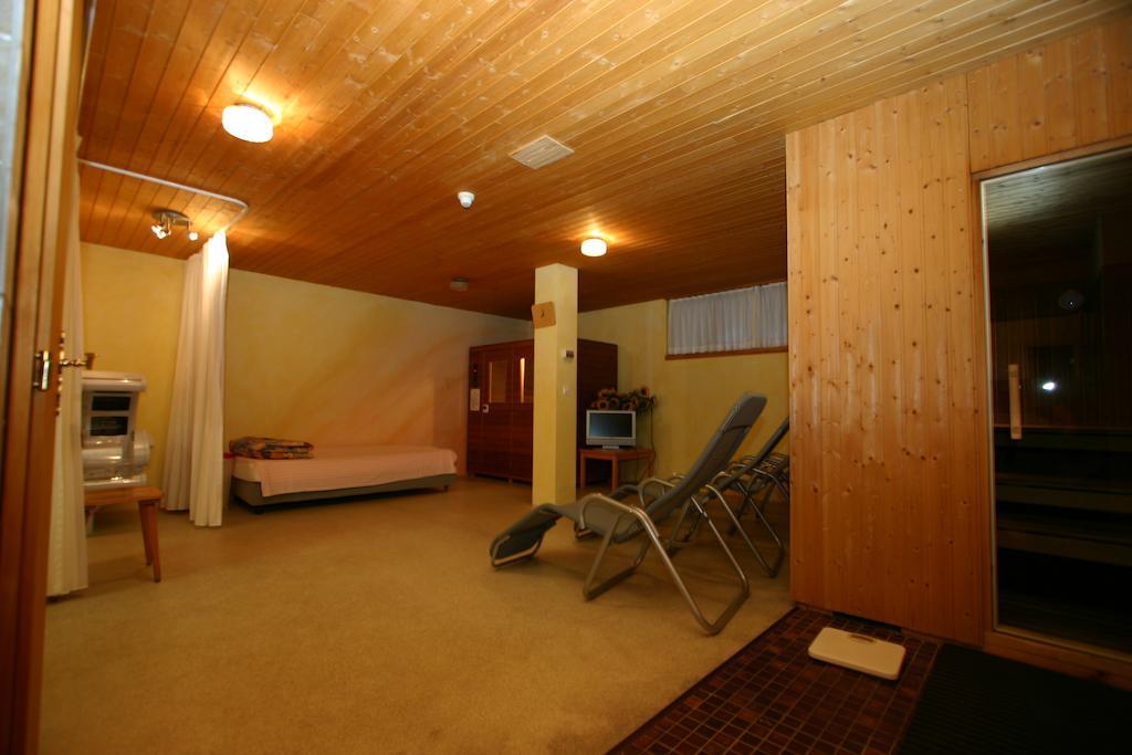 Hotel Poestli Малоя Екстериор снимка
