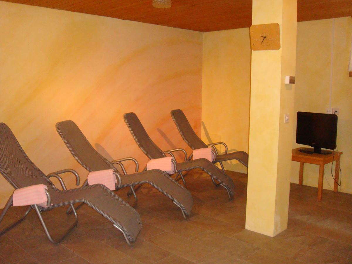 Hotel Poestli Малоя Екстериор снимка